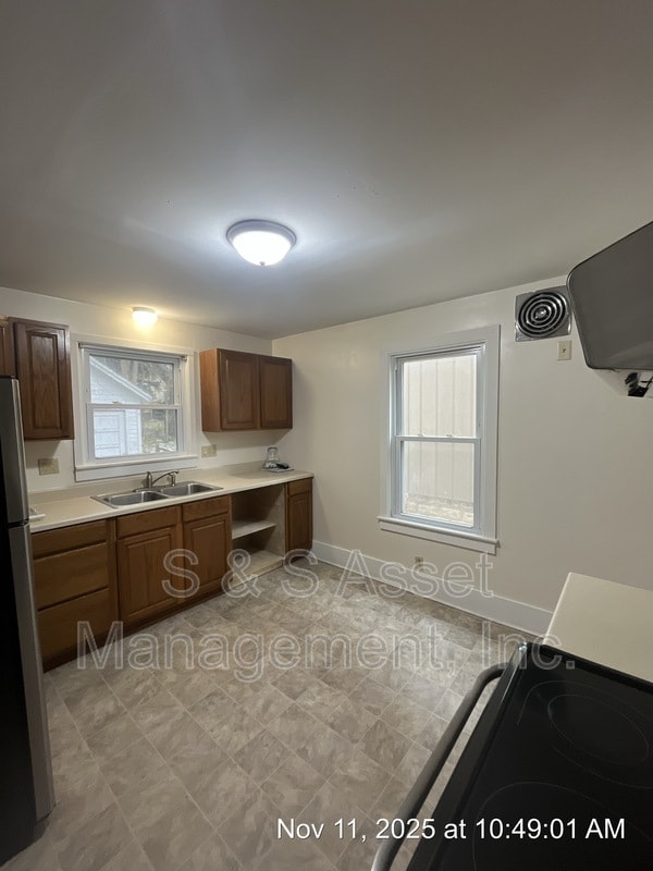 Building Photo - 1213 Edward St