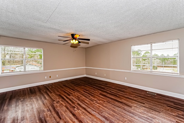 Building Photo - 2604 Hickory Ln