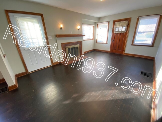 Building Photo - 2 Bed 1 bath home