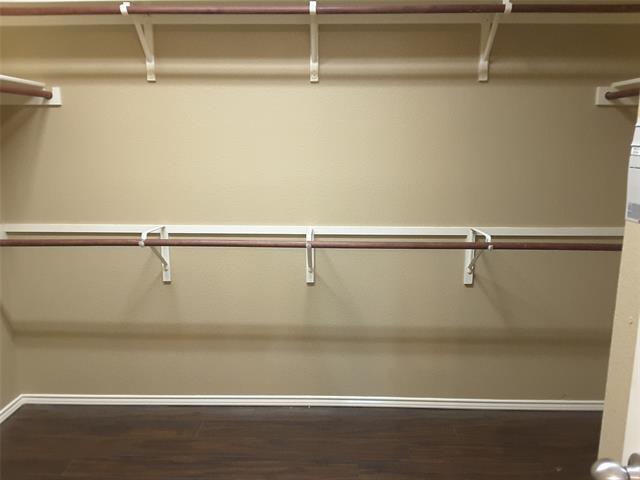Building Photo - 15617 Gatehouse Dr