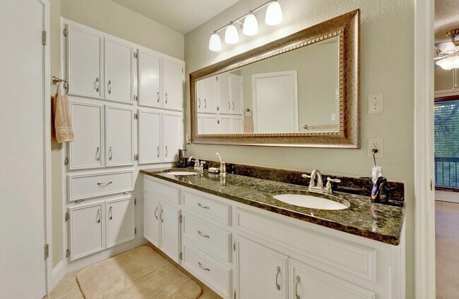 Building Photo - 11313 Menodora Dr