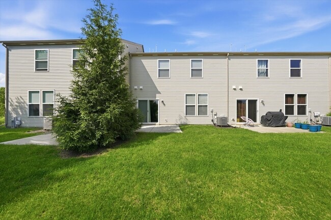 Building Photo - 1492 Orchid St