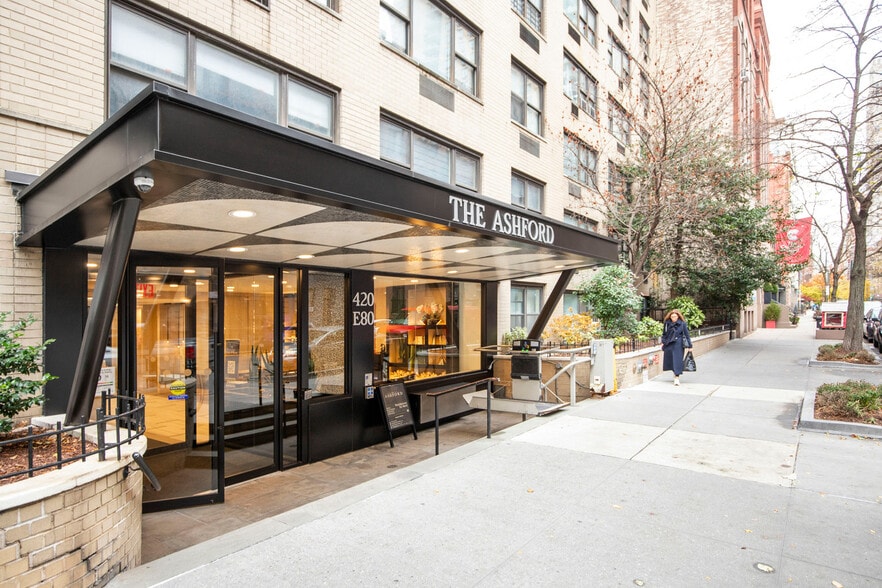 Building Photo - 420 E 80th St