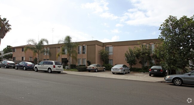 Building Photo - 1037 Essex St