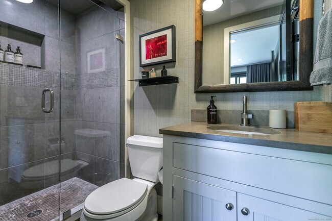 Building Photo - 21 Echo Dr