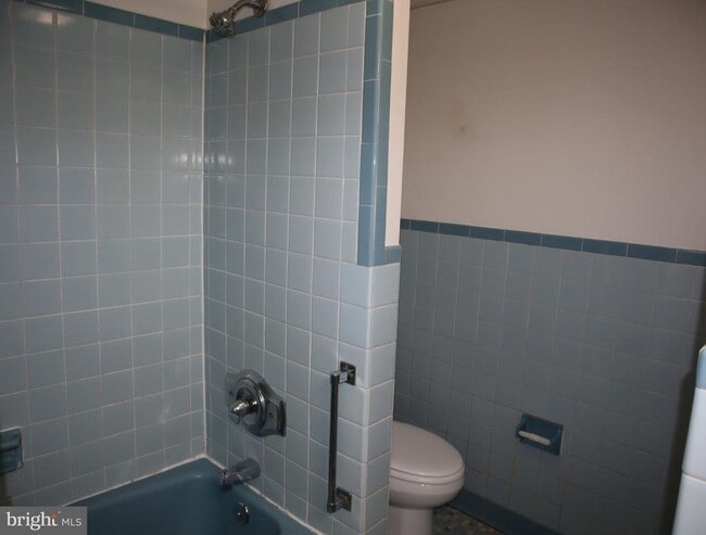 Building Photo - 319 Camden Ave