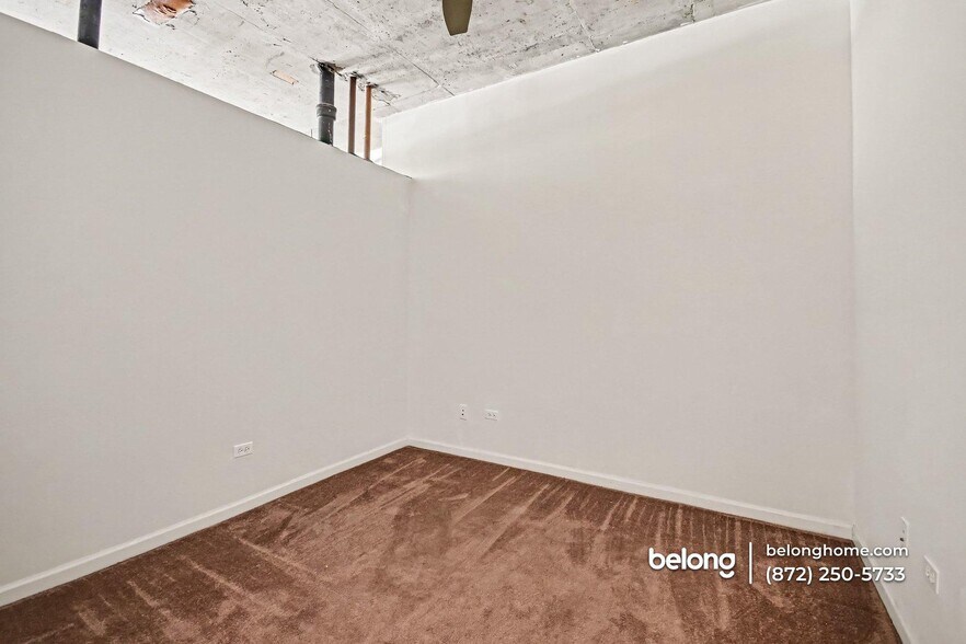 Building Photo - 1122 W Catalpa Ave