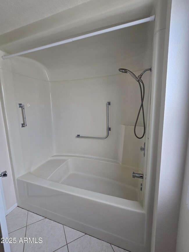 Building Photo - 9714 W Mockingbird Dr