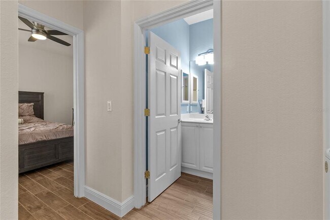 Building Photo - 1937 Scarlett Ave