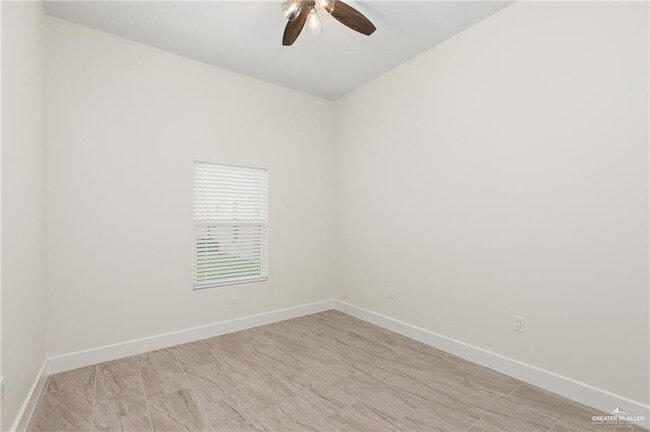 Building Photo - 2912 Allen Dr
