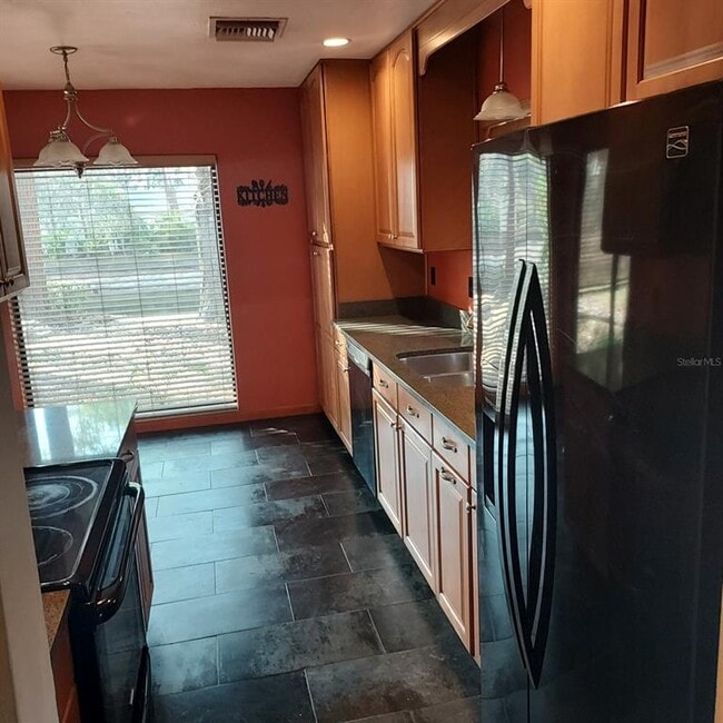 Building Photo - 13804 Lazy Oak Dr