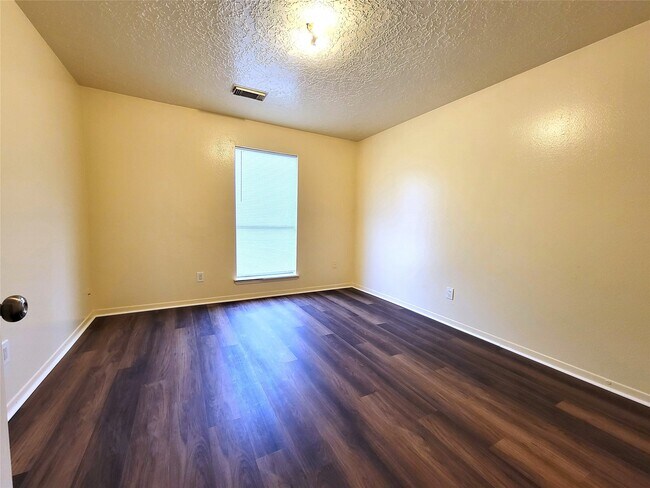 Building Photo - 12811 Stillington Dr