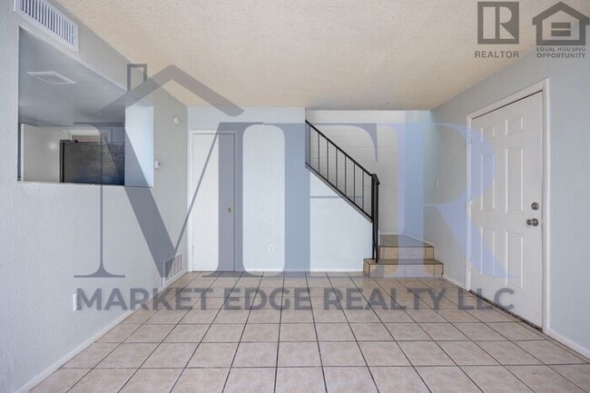 Building Photo - 3Bed/1Bath Home at 48th St/Broadway! $399 ...