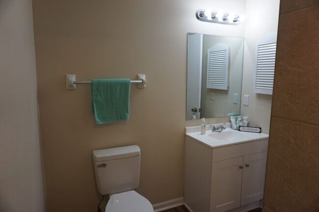 Building Photo - Orange Park - 2/2 flat