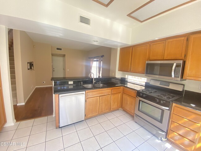 Building Photo - 3014 Sleepy Hollow St