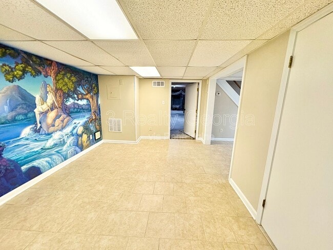 Building Photo - 435 Sherwood Rd