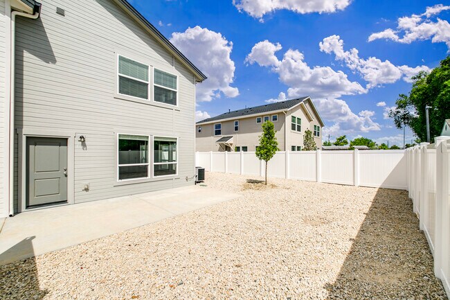 Building Photo - 1336 N Meridian Rd