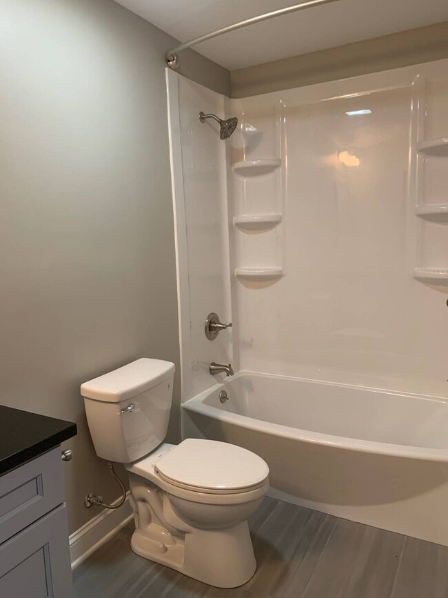 Building Photo - 29 Elk St