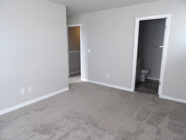 Building Photo - 11260 Feliz Wy