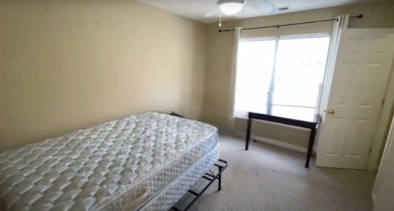 Building Photo - Room in Condo on Morreene Rd