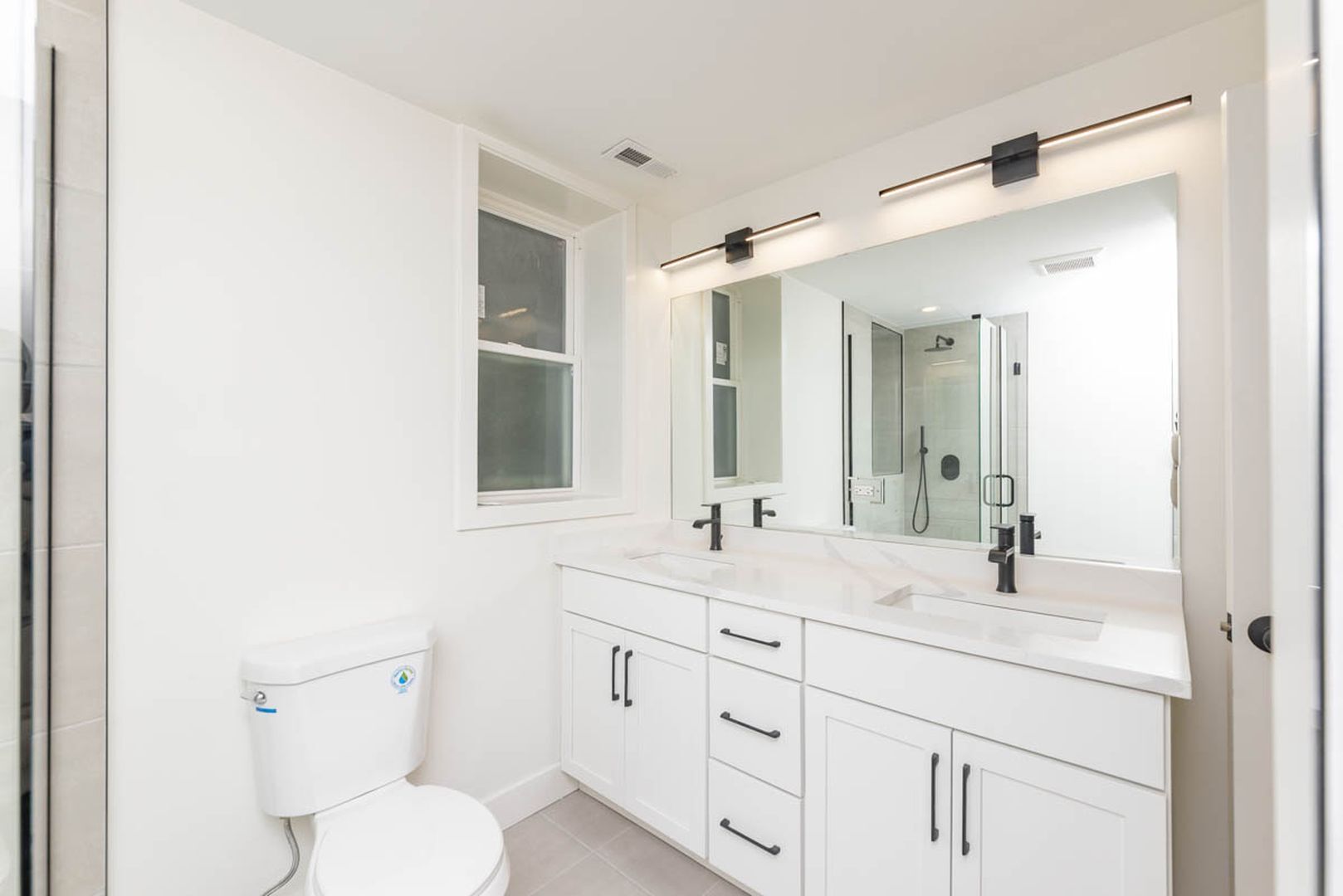 Building Photo - 2825 N Rockwell St