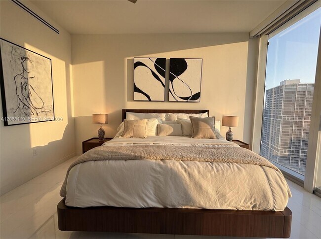Building Photo - 300 Biscayne Blvd Way