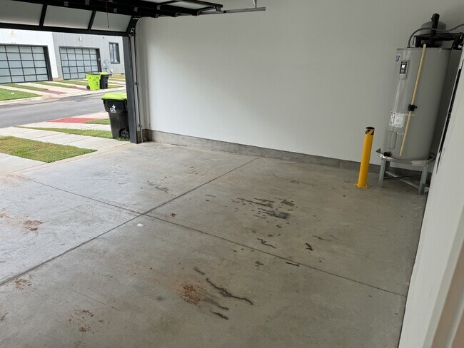 Building Photo - Available Furnished or Unfurnished