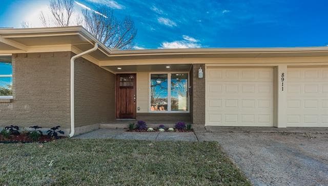 Building Photo - 8911 Angleton Pl
