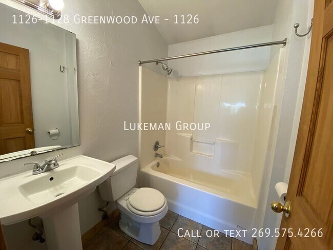 Building Photo - 1126-1128 Greenwood Ave-1126