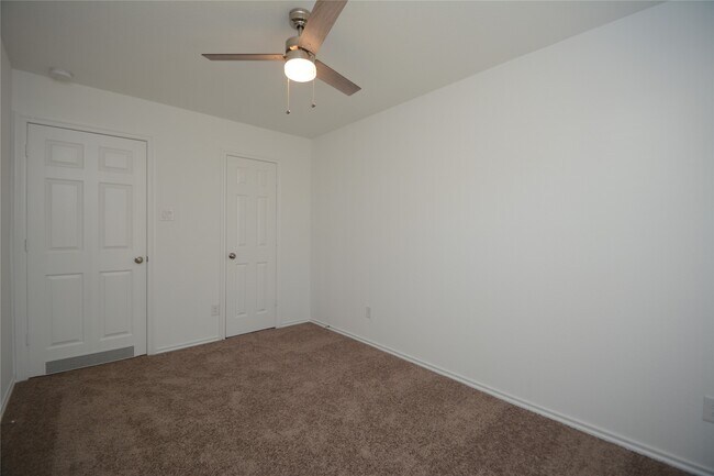 Building Photo - 1319 Winding Willow Dr