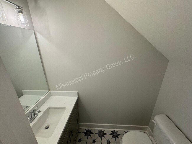 Building Photo - 3BD/3.5BA - UNIT @ THE RESERVE