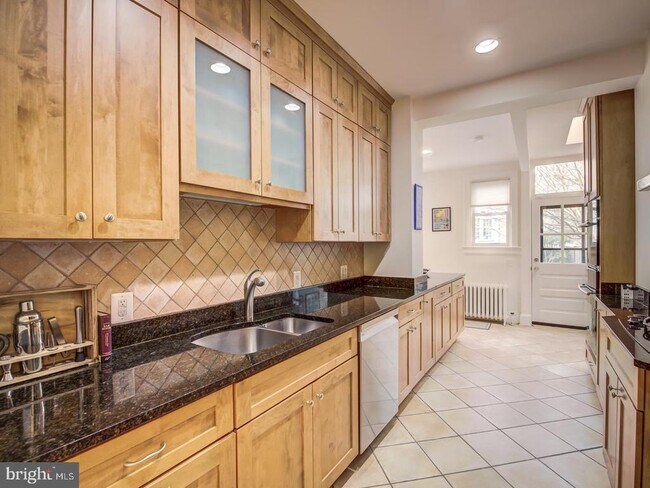 Building Photo - 3629 Ordway St NW