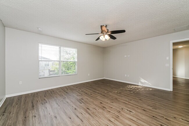 Building Photo - 304 Michigan Ln