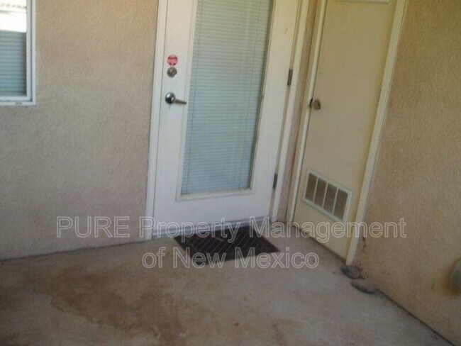 Building Photo - 6800 Vista Del Norte Dr NE