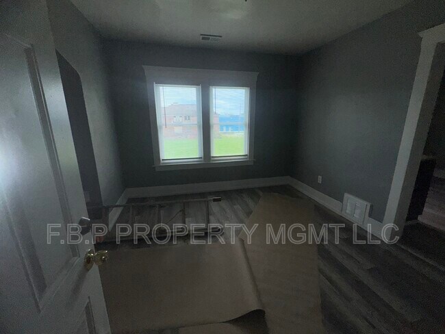 Building Photo - 3777 Elmhurst St