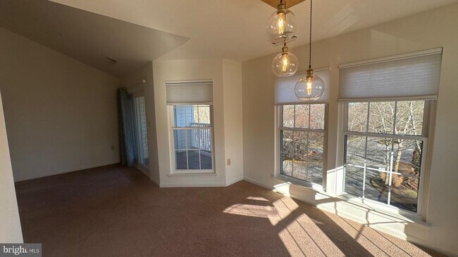 Building Photo - 3101 River Bend Ct