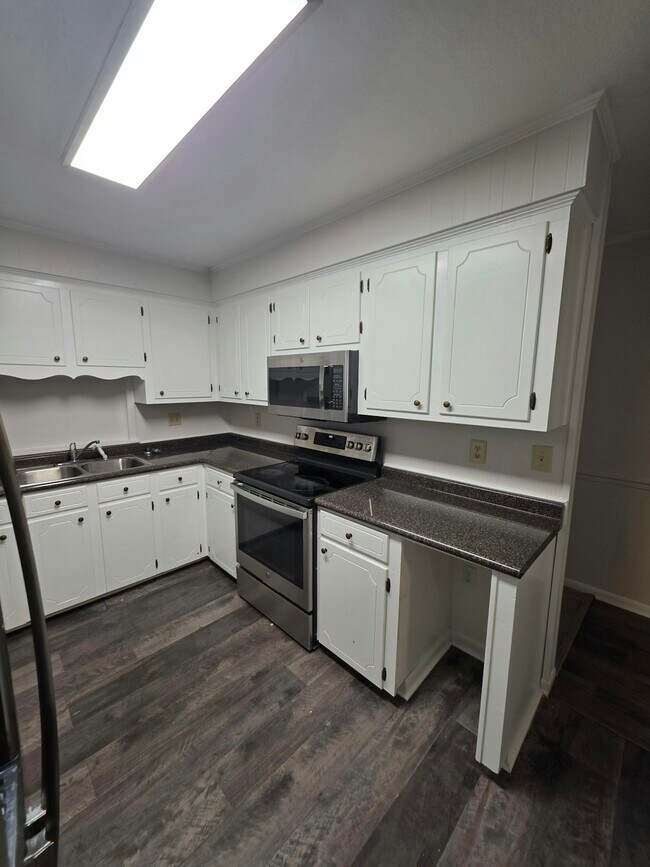 Building Photo - 403 Weathersby Rd