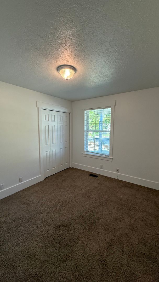 Building Photo - Large Single Family Lehi Home available now!