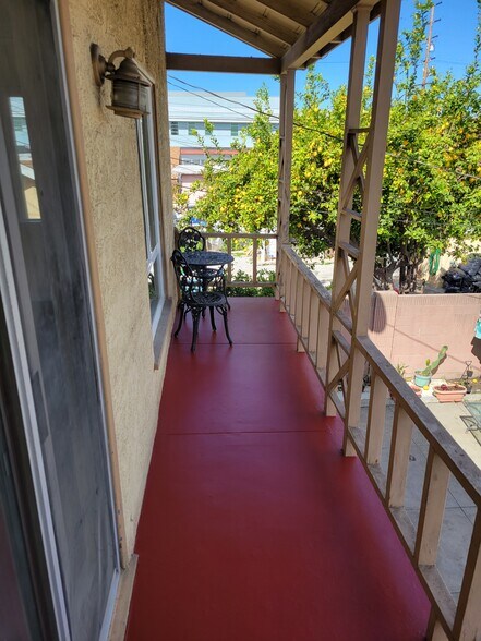 PATIO - 2416 Flower St