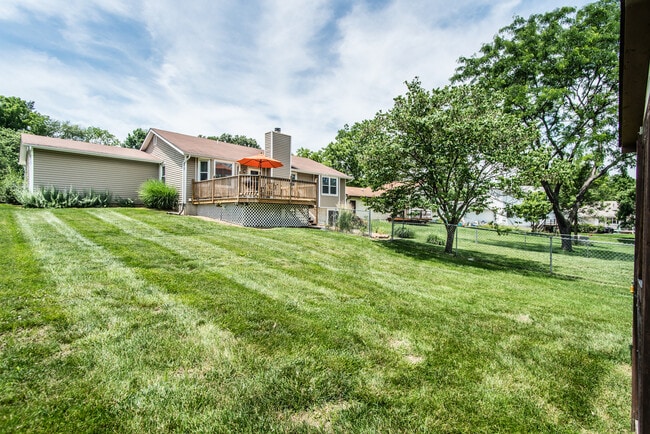 Building Photo - 1620 Dahlia Ct