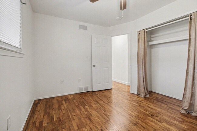 Building Photo - 2329 Brooktree Ct