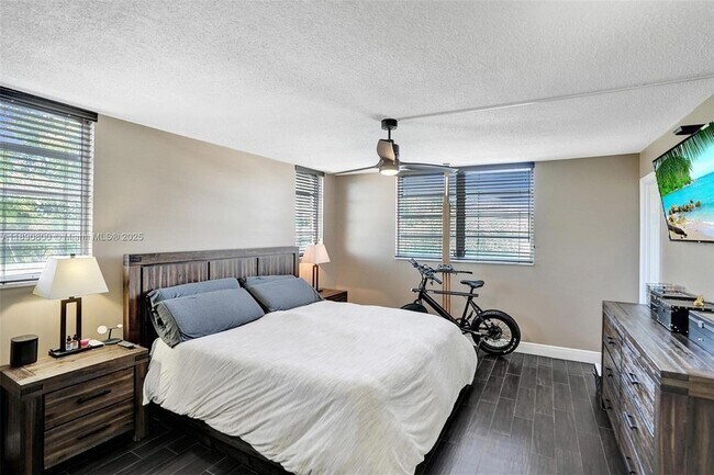 Building Photo - 1811 Jefferson St