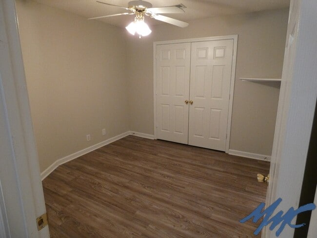 Building Photo - 736 Greenland Dr