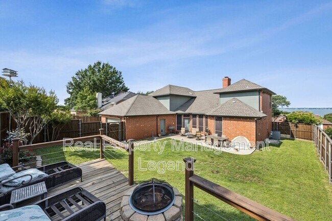 Building Photo - 618 Knollwood Dr