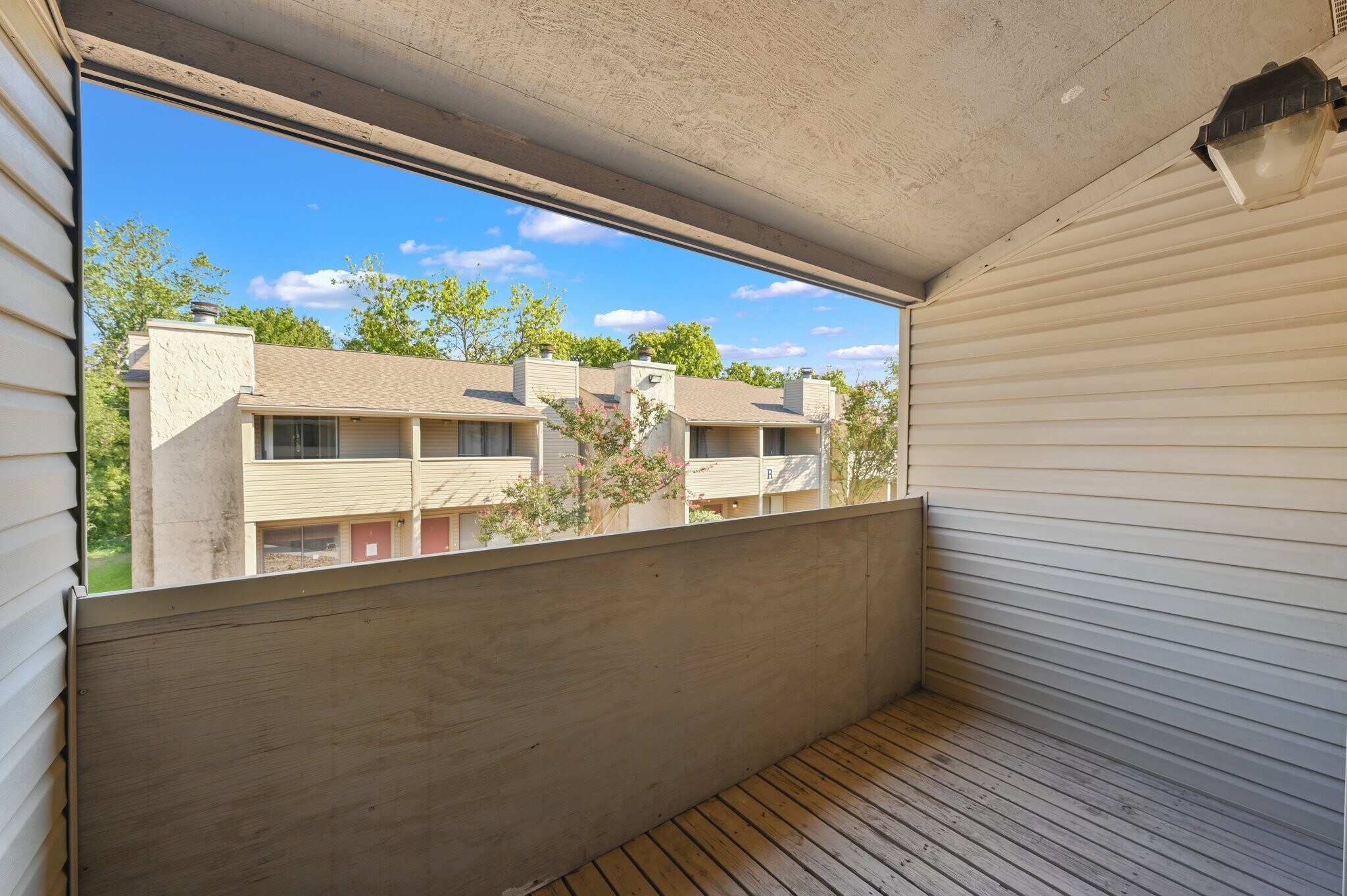 Building Photo - 1902 Dartmouth St