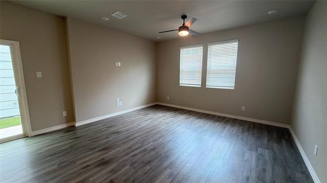 Building Photo - 909 Blossom Ln