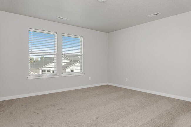 Building Photo - 3 Bed 2.5 Bath + Loft & Office located in the Greyhawk Subdivision