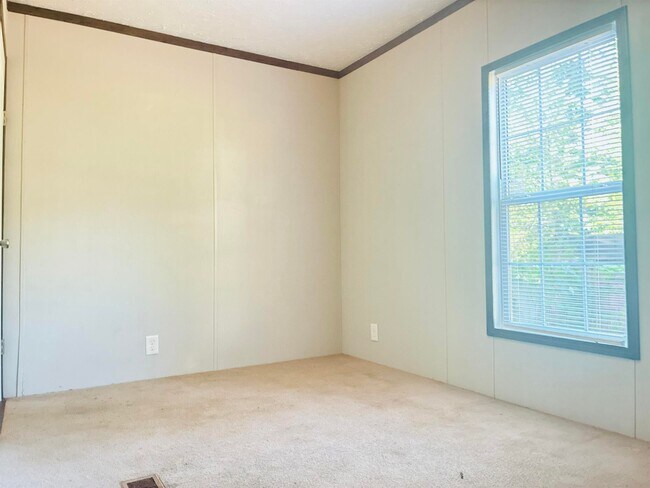 Building Photo - 754 Skylark Ln