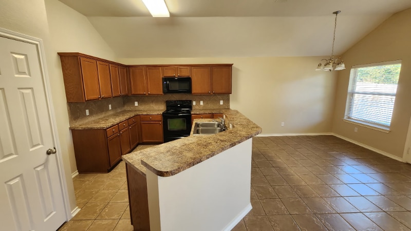 Building Photo - 6053 Pine Cone Ln