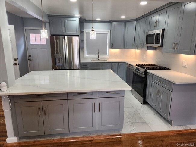 Building Photo - 132A Hawthorne Ave